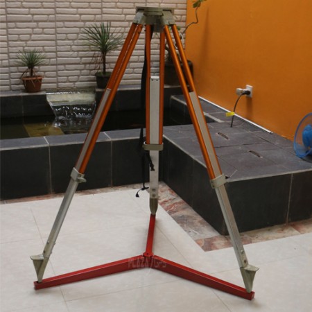 Alas Penyangga Tripod / Tristar